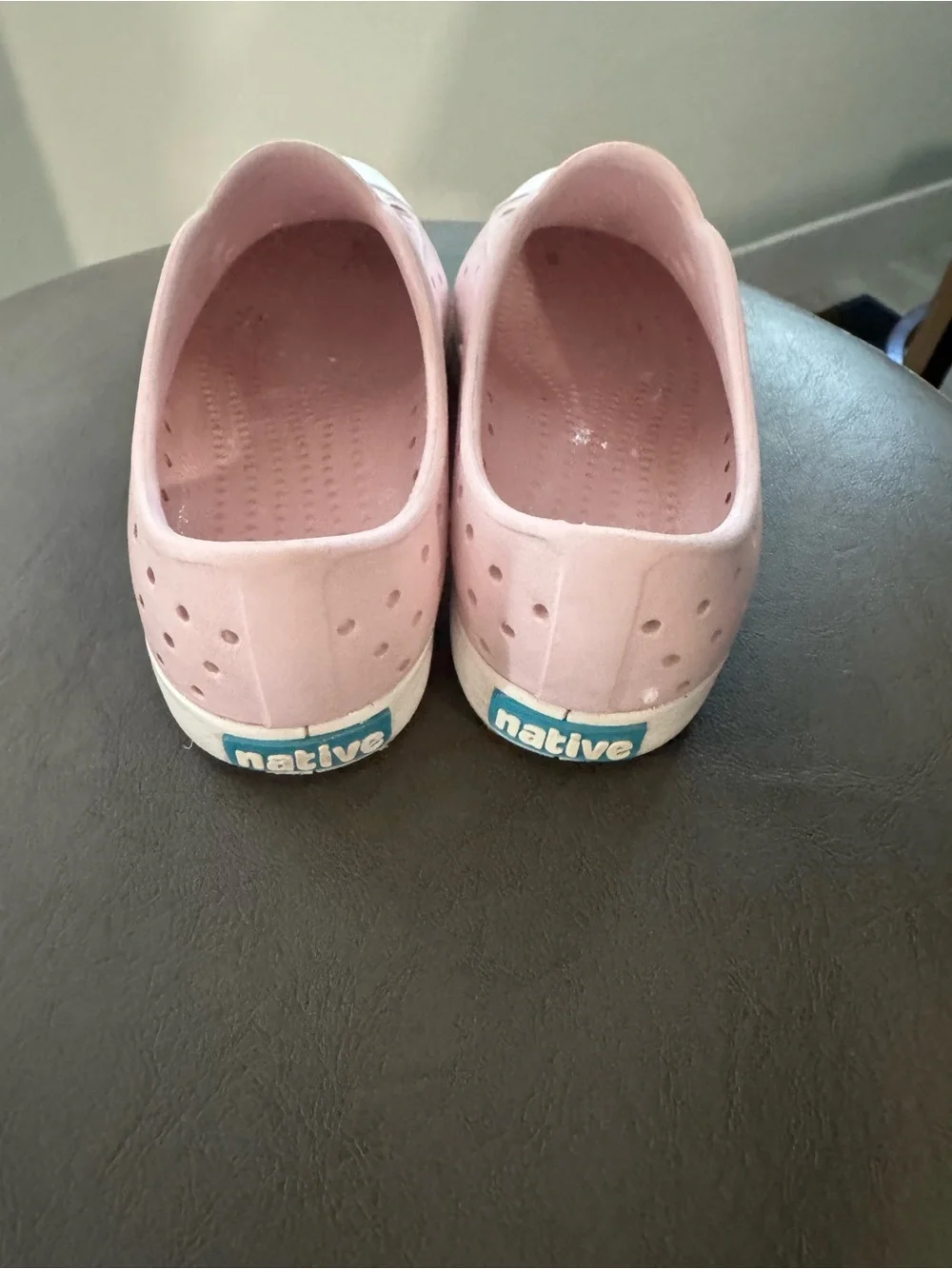 Native Jefferson Slip On Water Beach Pool Light Pink Shoes Size 12